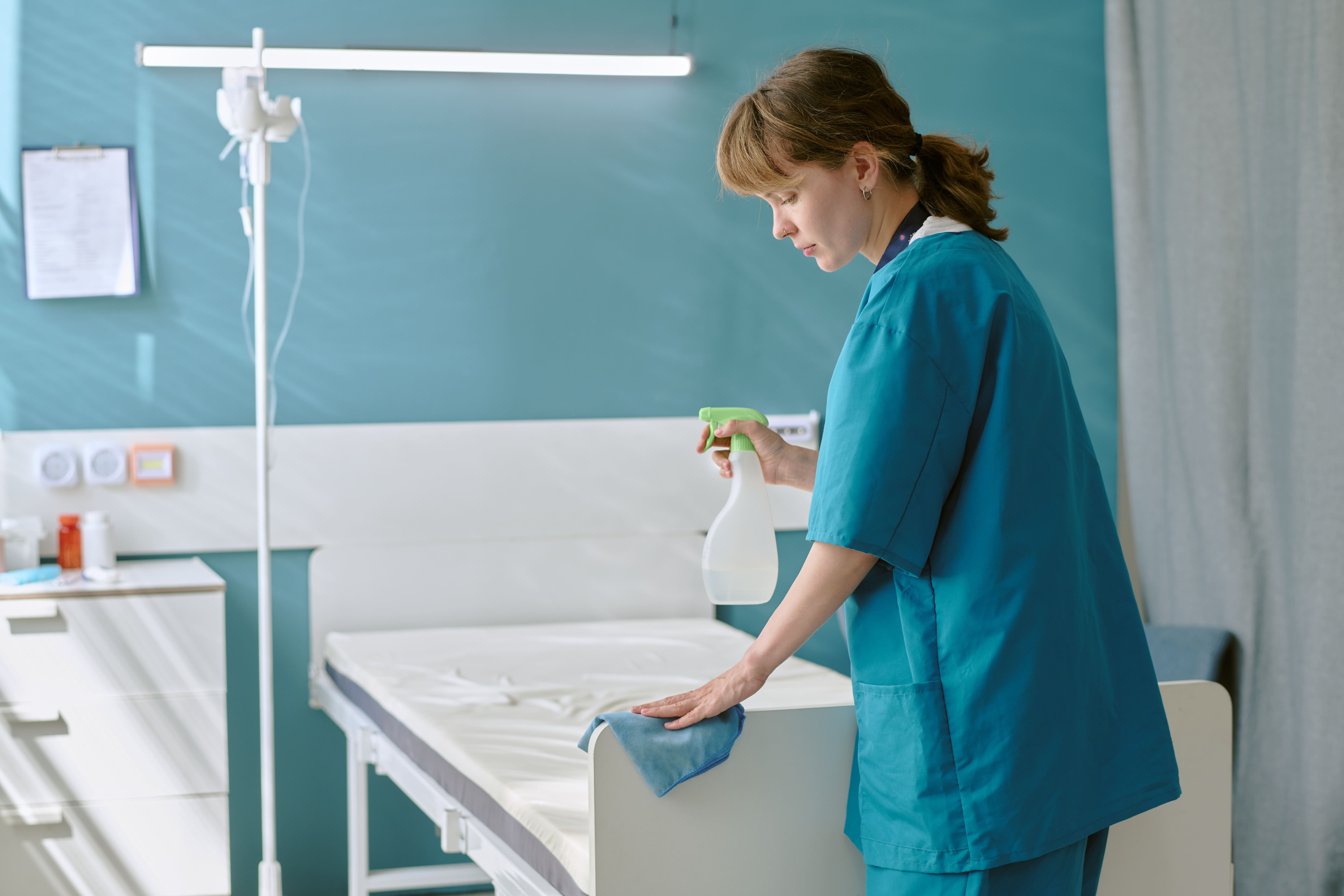 Checklist digital de limpeza hospitalar: como a integração digital reduz erros e atrasos?
